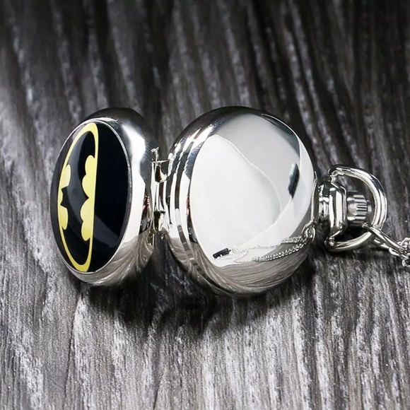 LAST 1🆕️Silver Batman chain watch - Picture 2 of 4
